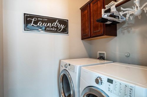 4285 Indian Run Dr, Carrollton TX 75010-3297 exterior