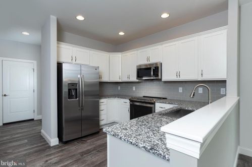 231 62nd St, Harrisburg, PA 17111-4327