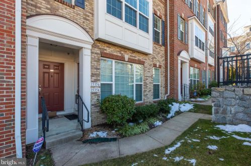 15354 Kensington Park Dr, Woodbridge, VA 22191-6571