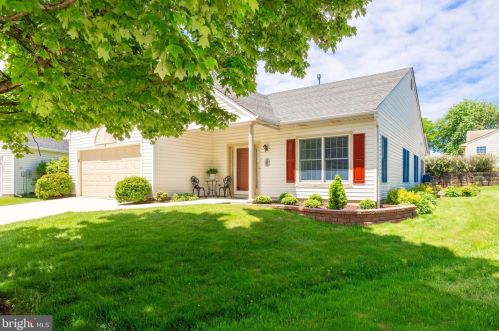 15 Covered Bridge Cir, Columbus, NJ 08022-1070