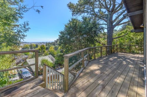 21 Roberts Ave, San Rafael, CA 94901-5037