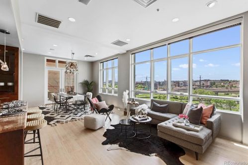 2000 Little Raven St, Denver CO  80202-6120 exterior