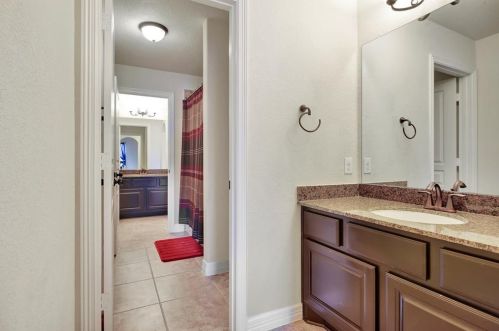 2036 Doolan Dr, Conroe TX  77301-4105 exterior