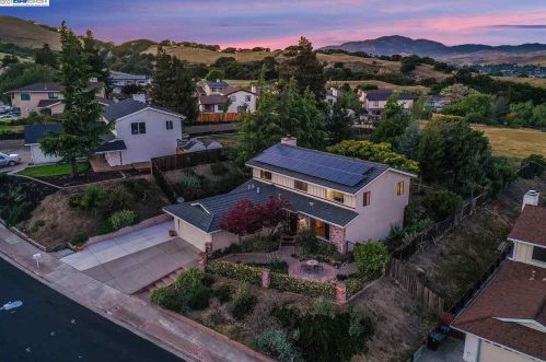11348 Bloomington Way, Pleasanton, CA 94568-3608