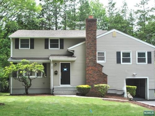206 Madison Ave, Cresskill, NJ 07626-1304