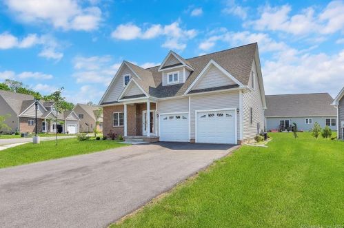 41 Windermere Village Rd, Ellington, CT 06029-3839