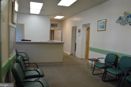5436 Lawrence St, Philadelphia, PA 19120-2804