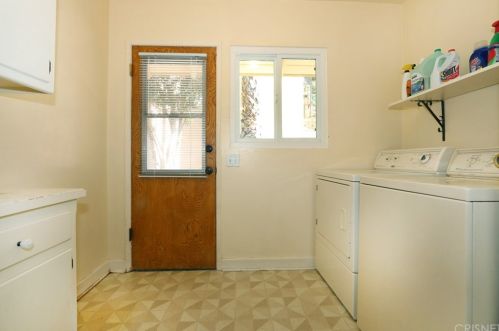 341 Cumberland Rd, Glendale CA  91202-1256 exterior