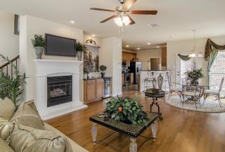 4289 Indian Run Dr, Carrollton TX  75010-3297 exterior