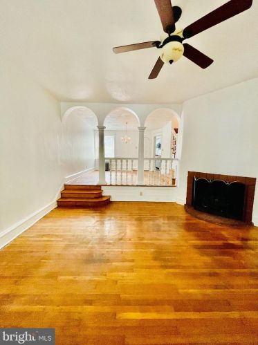 4604 Conshohocken Ave, Philadelphia, PA 19131-2703