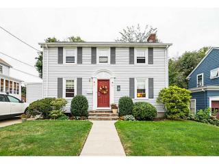 45 Mountain Ave, East Providence, RI 02915-5015