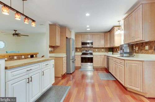 2113 Hallmark Dr, Gambrills, MD 21054-2131