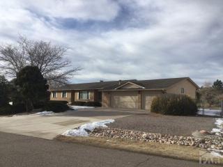 235 Golfwood Dr, Pueblo, CO 81007-3693