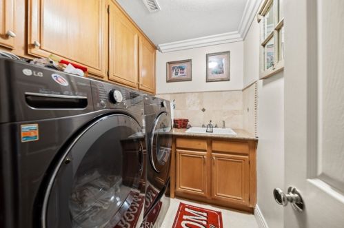 11364 Pondhurst Way, Riverside CA  92505-3471 exterior