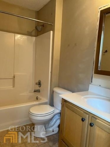 122 Chadwyck Ln, Bonaire, GA 31005-3152