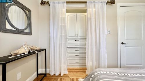 2031 Hoover Ave, Concord CA  94523-4621 exterior