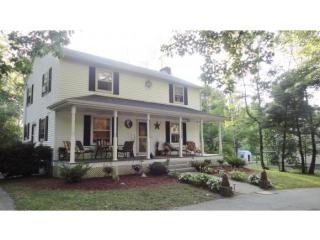 18 Pond Rd, Derry, NH 03038-4015