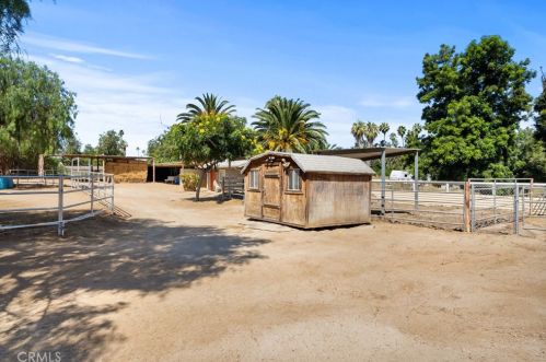 2150 Gratton St, Riverside CA  92504-5201 exterior