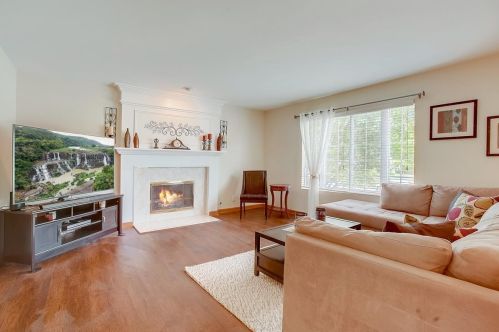 310 Briarwood Ln, Barrington Hills, IL 60102