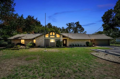 904 Country Club Rd, Georgetown, TX 78628-3512