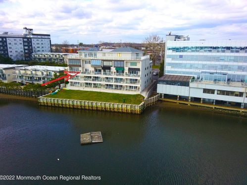 138 Bodman Pl, Tinton Falls NJ  07701-1021 exterior