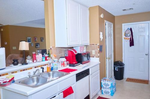 6746 Biscayne Blvd, Rex GA 30273-2245 exterior