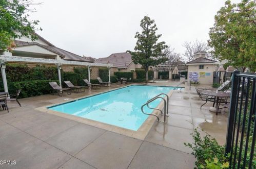 2010 Freesia Ave, Simi Valley CA  93063-3534 exterior