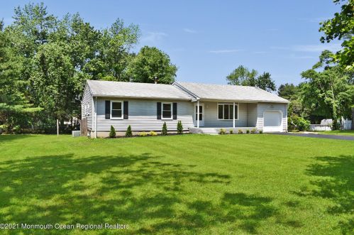 7 Kimberly St, Jackson Twp, NJ 08527-2233
