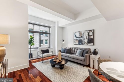 1500 Chestnut St, Philadelphia PA 19102-2737 exterior