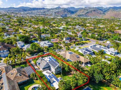 4561 Aukai Ave, Honolulu HI  96816-4948 exterior