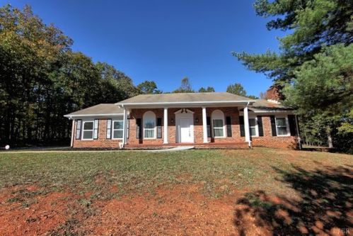 1220 Sunnymeade Rd, Rustburg, VA 24588-3290