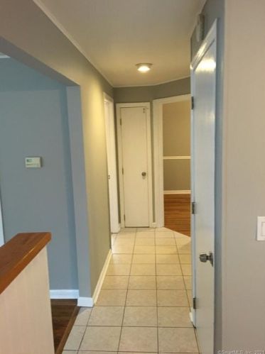 9 Triangle St, Norwalk CT  06855-1603 exterior