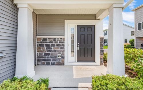 1351 Lighthouse Ln, Pingree Grove IL  60140-2075 exterior