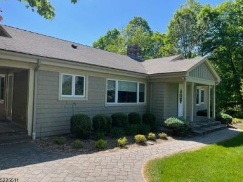37 Park Heights Ave, Dover, NJ 07801-3319