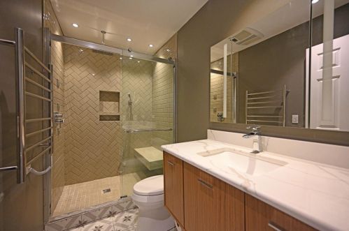 2102 Alpine Pl, Cincinnati OH  45211-3528 exterior
