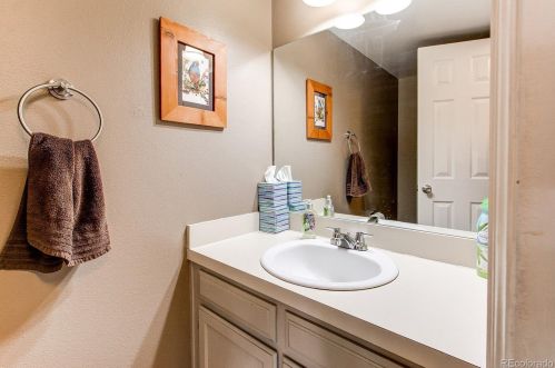 6246 Hinsdale Ave, Englewood CO 80112-1905 exterior