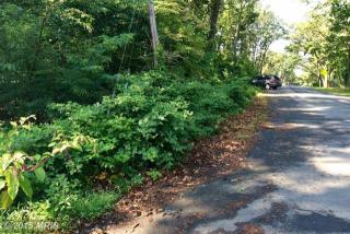 2201 Laurel Ridge Rd, Vienna, VA 22181-3226