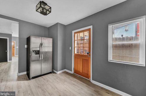 27 Old Dorwart St, Lancaster PA  17603-3647 exterior