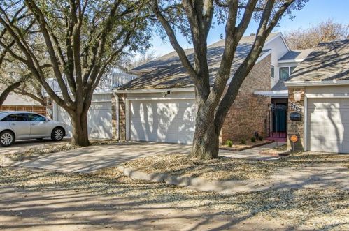 2702 Creek Wood Ct, Carrollton, TX 75006-4758