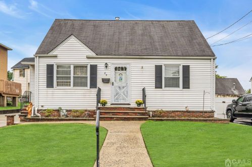 69 Prospect St, Metuchen, NJ 08840-2249