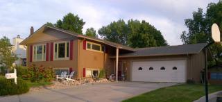 809 9th St, Chadron, NE 69337-2758