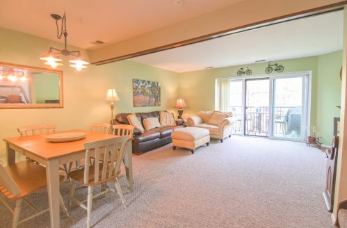 443 Elm St, Bannockburn, IL 60015-5805