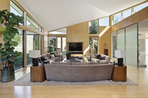 2500 Telegraph Rd, Bannockburn IL  60015-1540 exterior