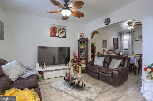 543 Strawberry St, Lancaster PA  17602-4466 exterior