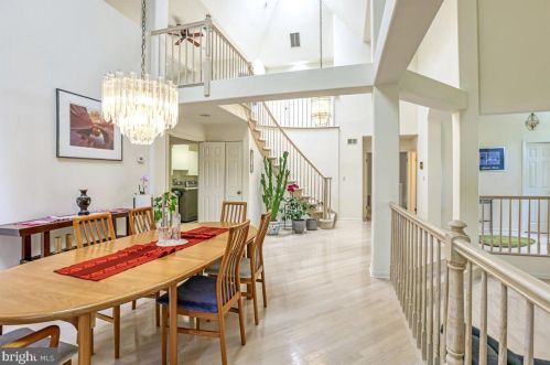 283 Sayre Dr, Princeton NJ  08540-5859 exterior