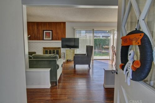 645 Hacienda St, Anaheim CA  92804-2656 exterior