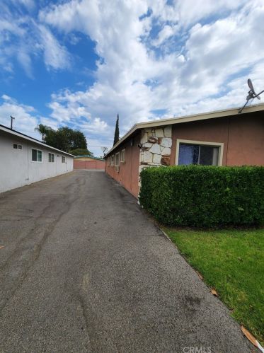 2109 Juno Ave, Anaheim CA  92804-4518 exterior