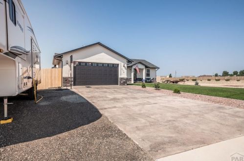 578 Milt Dr, Pueblo, CO 81007-1198