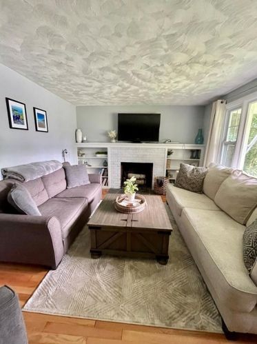435 Middle Rd, Warwick RI  02818-2324 exterior