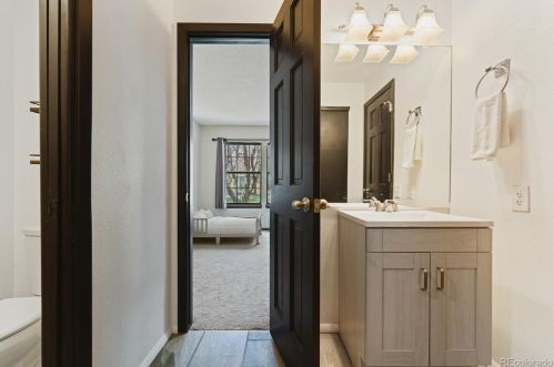 7834 Phillips Cir, Englewood CO 80112-3254 exterior